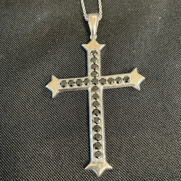 Karis Silver Thai Black Spinel Cross - Picture 1 of 6